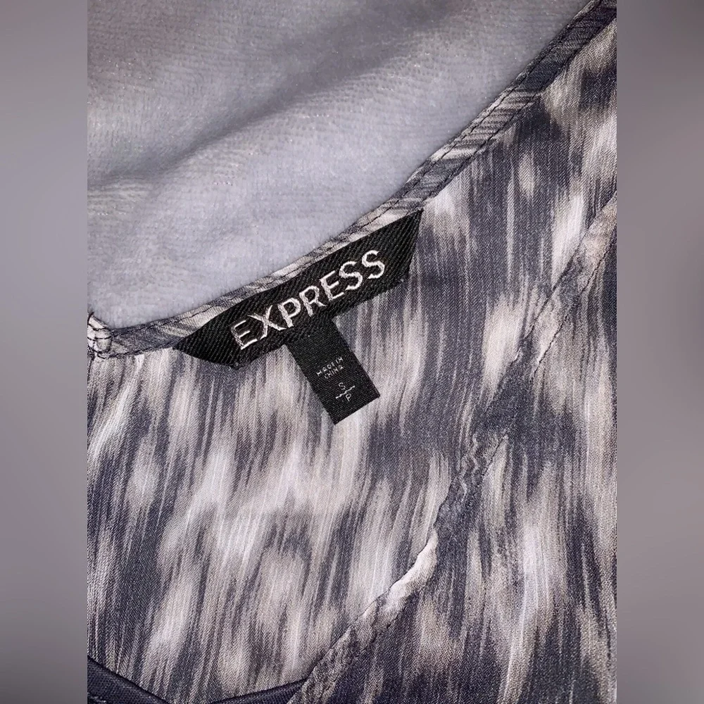 Express Blouse - Picture 4 of 4